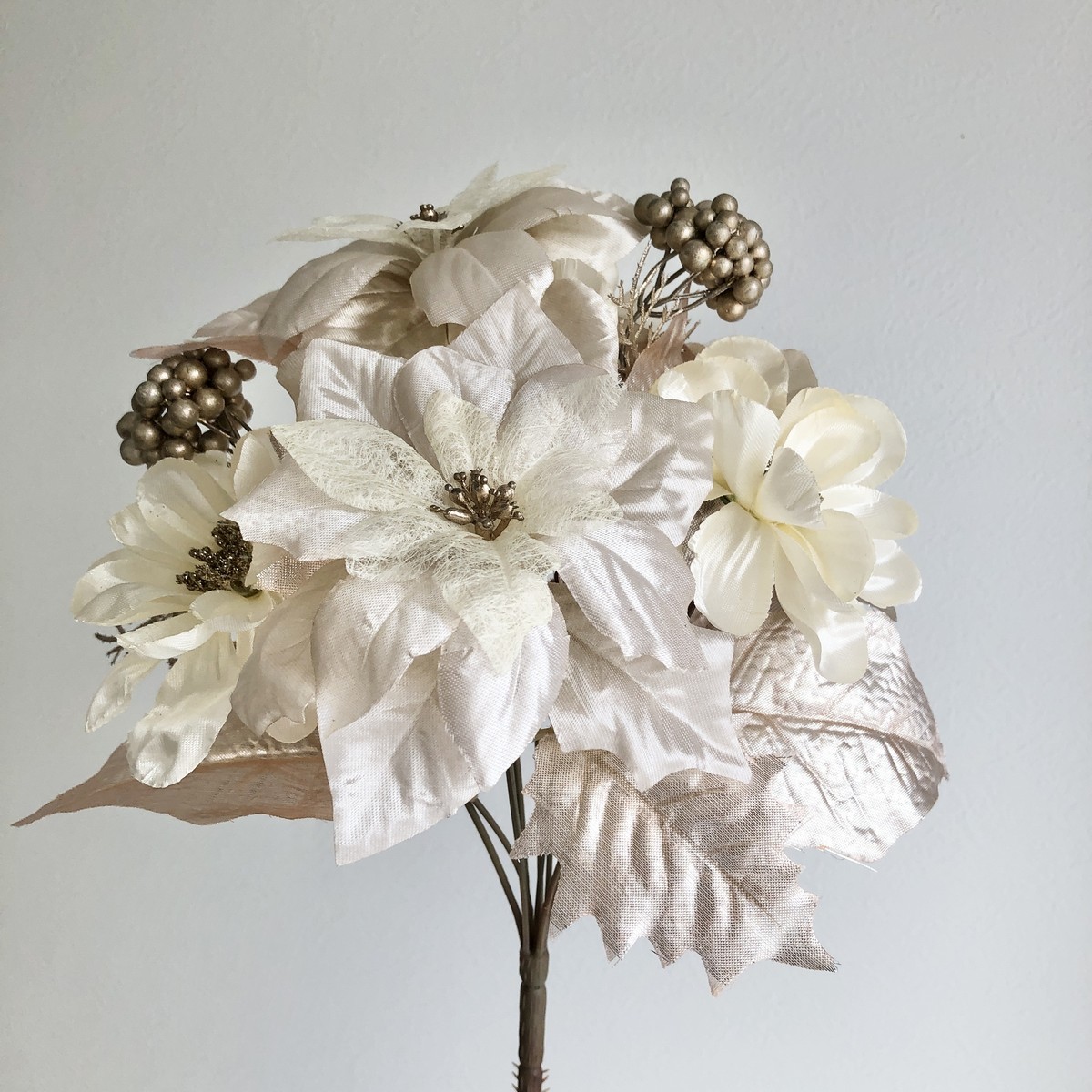 即日★【造花】MAGIQ東京堂/サラポインセチアブッシュ #50 CHAMPAGNE シャンパン/FX004680-050