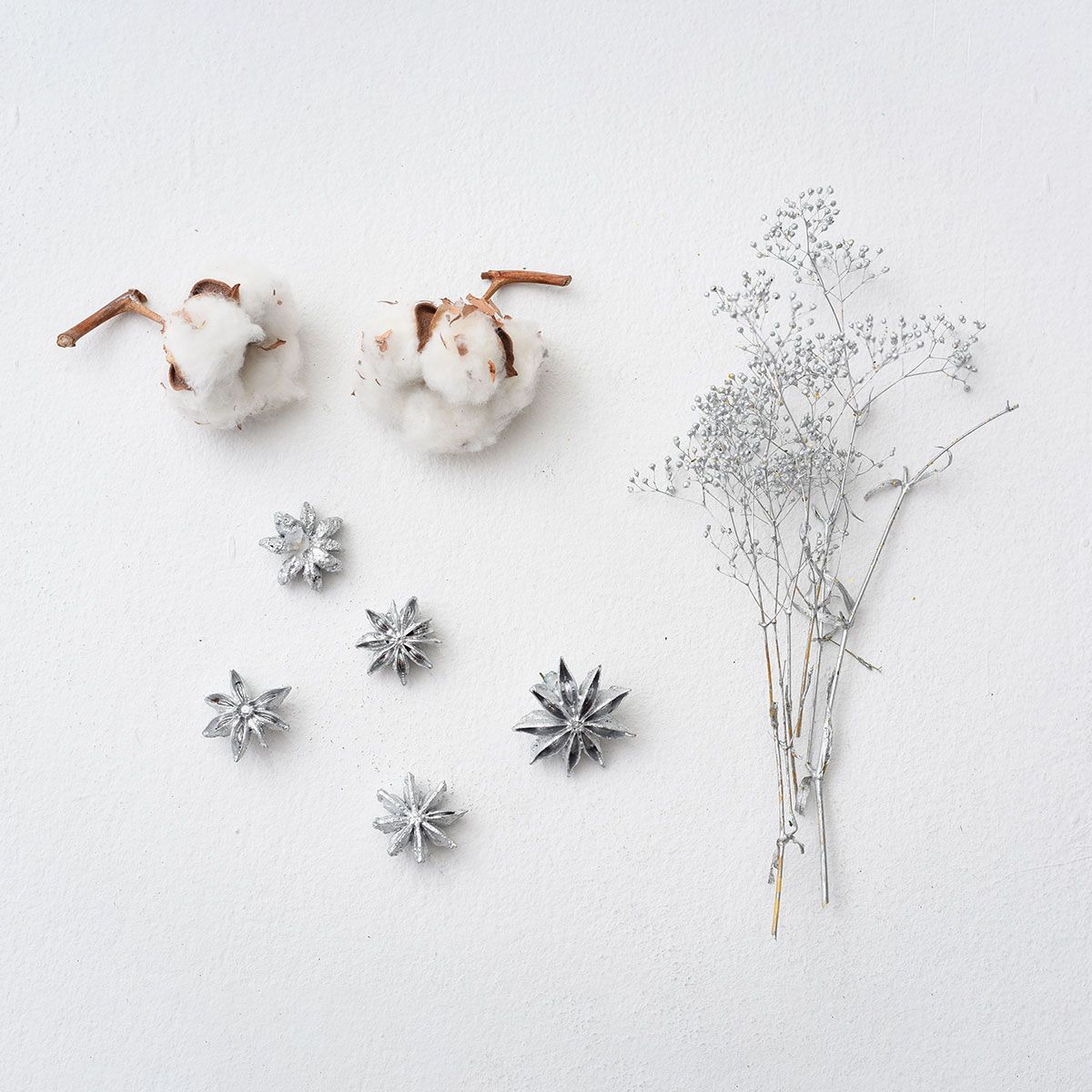 CraftieHome/森の贈りもの ユーカリとヒムロスギのリース:スノーホワイト/C-90-FLO-00302-WT