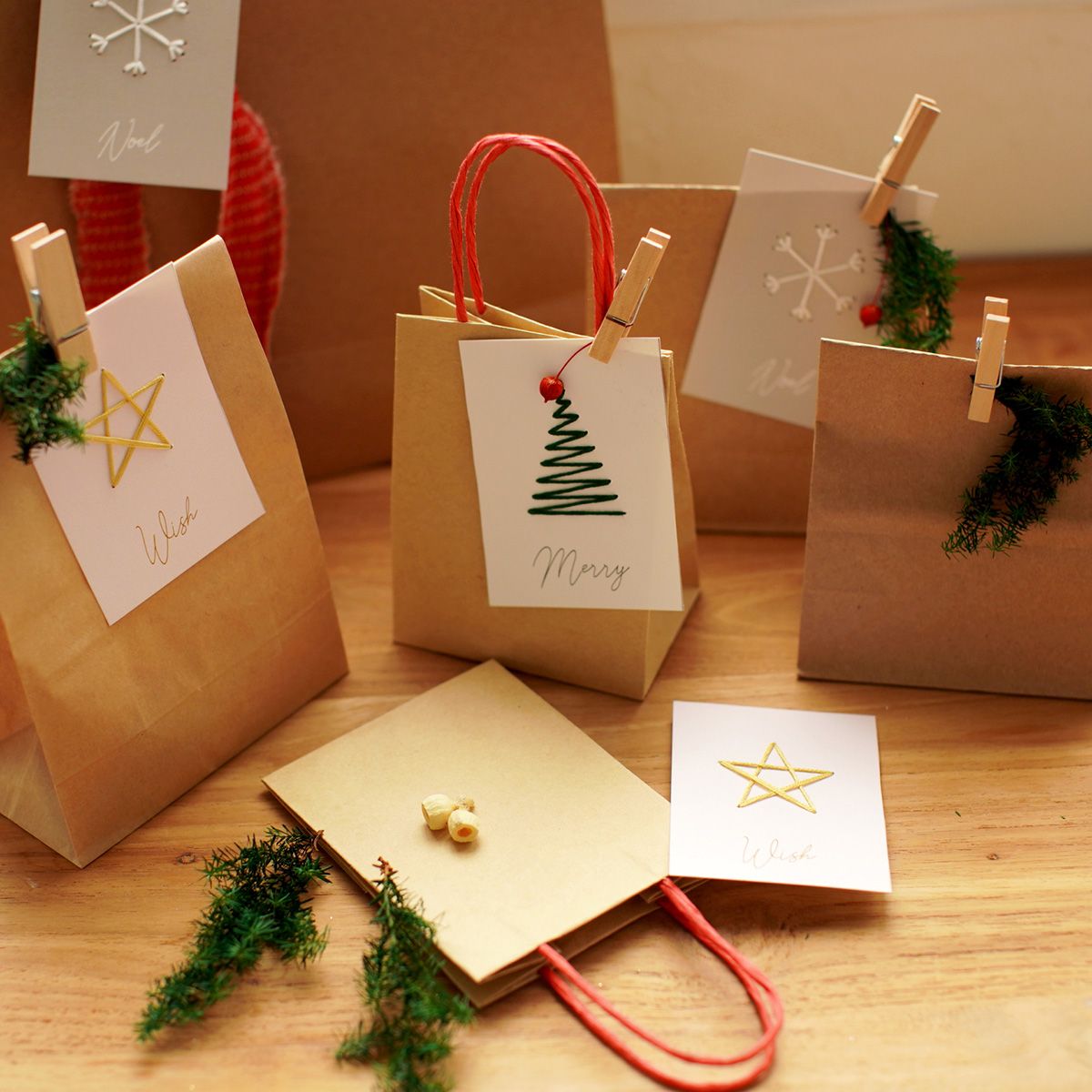 CraftieHome/ゴールドフープのクリスマスリースキット/C-01-FLO-221102-MX