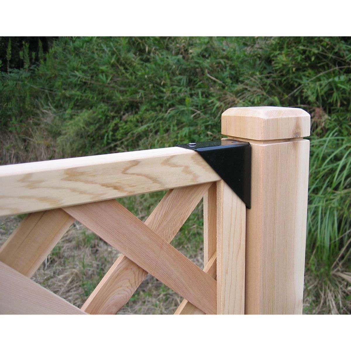 【直送】住まいスタイル/ラティス取付け金具 支柱用(16個) ブラック/S-LST35-16P