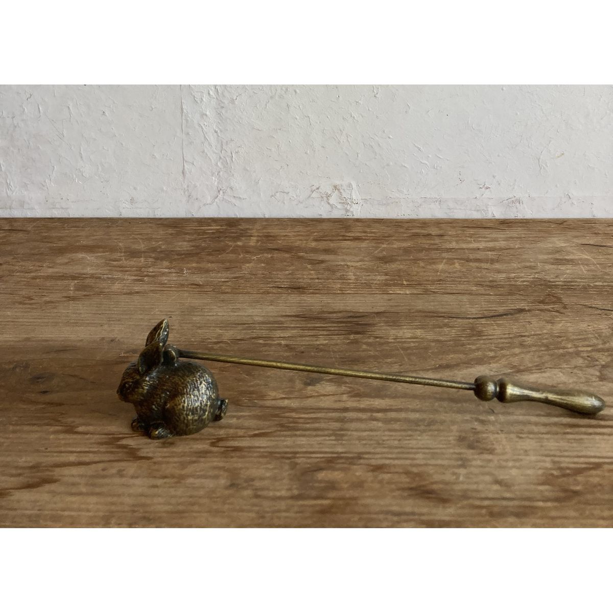 SOW/CANDLE SNUFFER Rabbit/DRDF4002