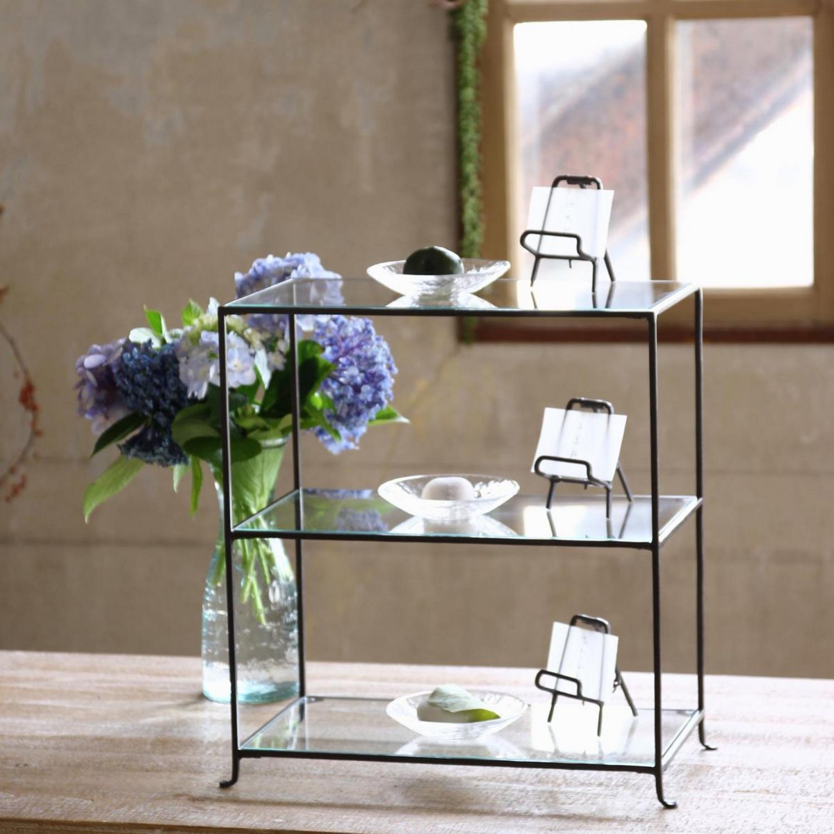 SOW/ジョセフアイアン 3段ガラスディスプレイ台 ワイド/DTFF9050SW