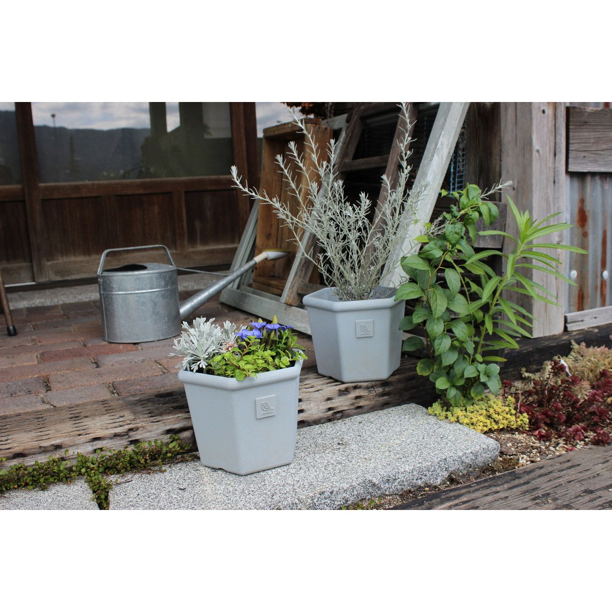 八幡化成/エコポット六角型200　BK/214991