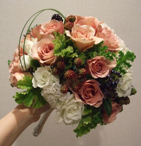 生花 バラ ジュリア 茶 板橋手配済み 通販 はなどんやアソシエ