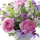 生花】季節のフラワーセット 春の小花とラナンキュラスのアレンジ - 花