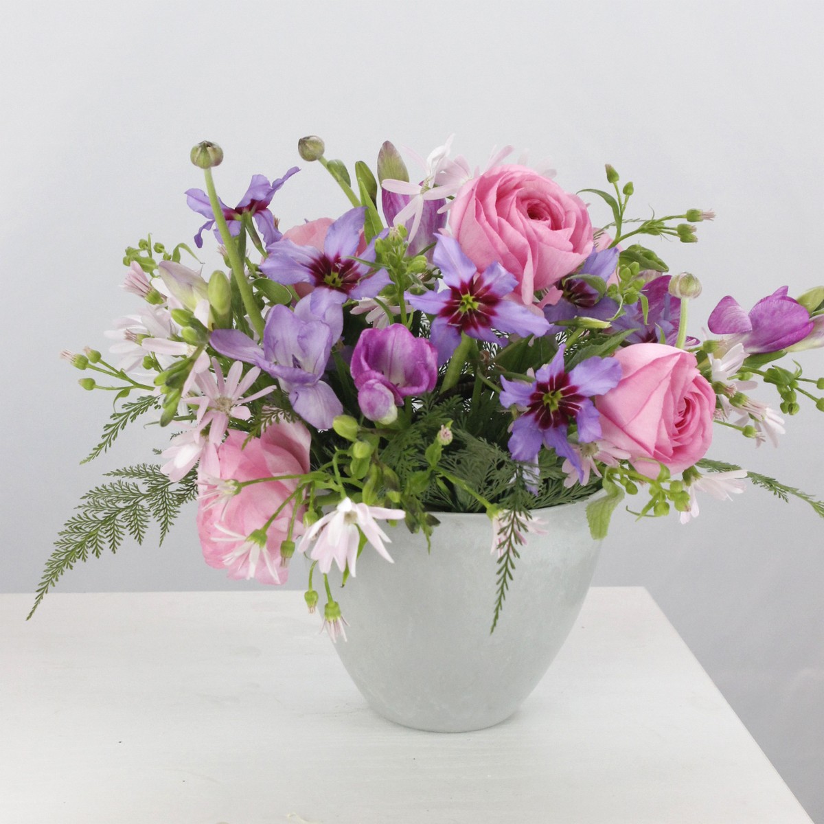 生花 季節のフラワーセット 春の小花とラナンキュラスのアレンジ 通販 はなどんやアソシエ 生花 季節のフラワーセット 春の小花とラナンキュラスのアレンジ 通販 はなどんやアソシエ