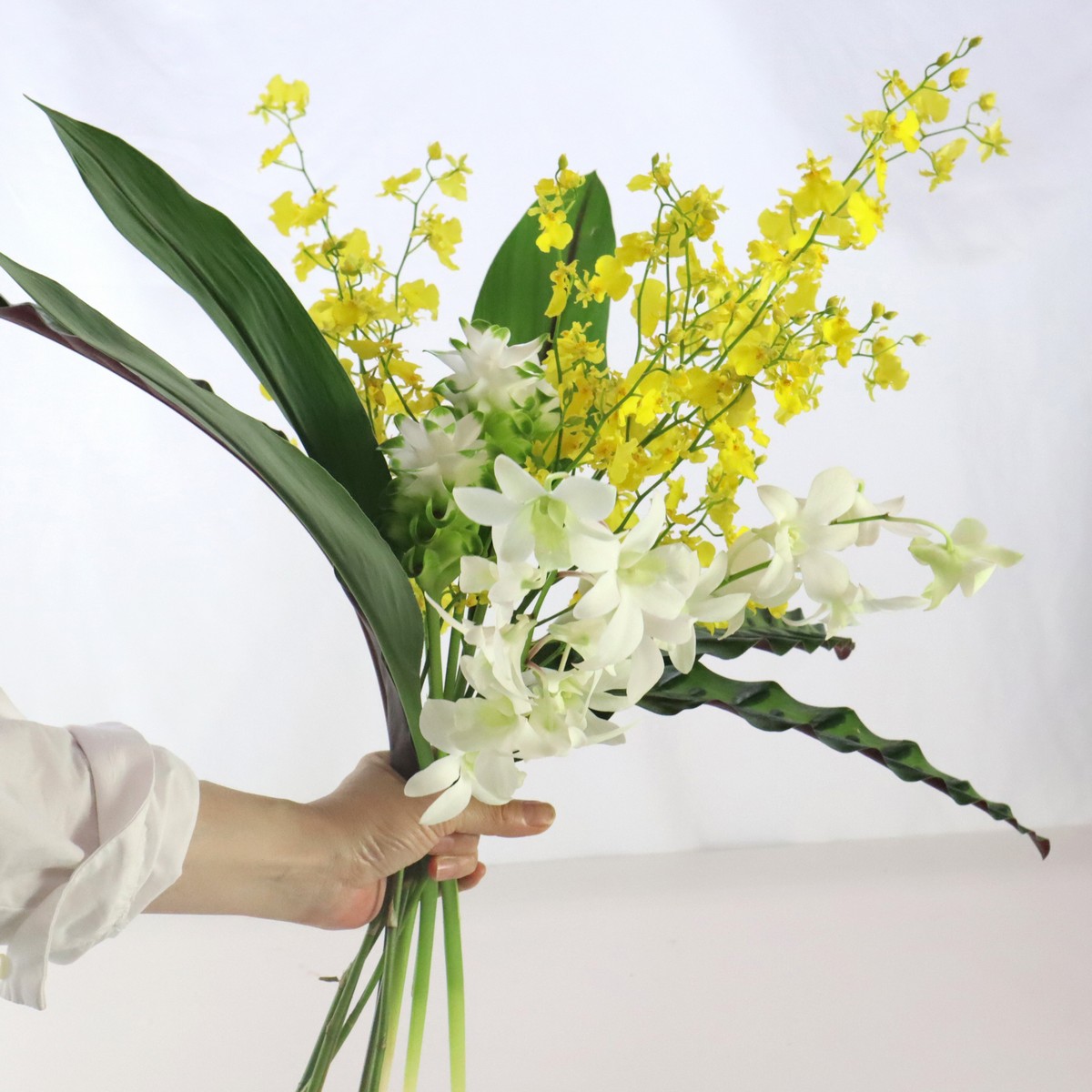 【10個セット】天然シトリン 8mm フラワーカット ルース 5枚花/4枚花 生花】季節のフラワーセット:デンファレとオンシの涼やかセット - 花材